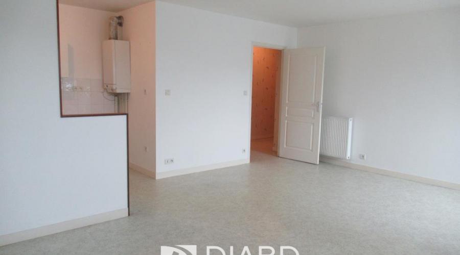 Photo Exclusivité Cabinet Diard Immobilier Chateaubourg ! Appartement Type 3 au dernier étage 1