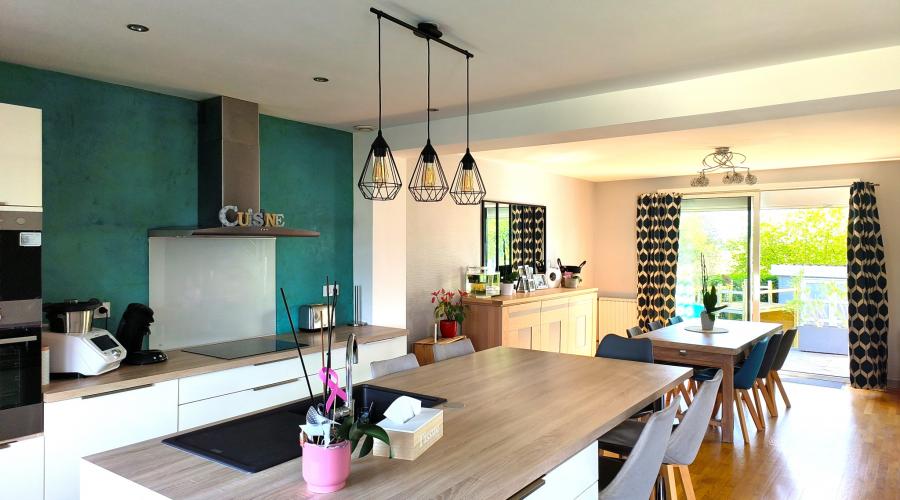Photo Vient d'être vendue par l'agence ! Nouveauté en exclusivité au Cabinet Diard Immobilier ! Belle maison T6 sur 3