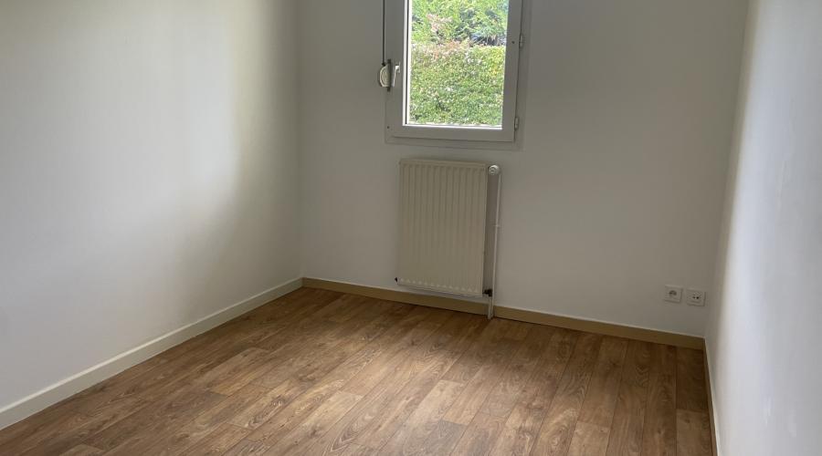 Photo Déjà sous compromis ! Nouveauté en exclusivité Cabinet Diard Immobilier ! Appartement T3 rez-de-jardin de 67 m 4