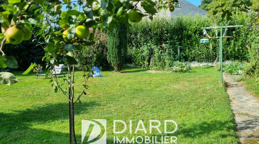 Photo Sous compromis ! Maison T4 rénovée idéalement située en impasse au pied de la voie verte à Chateaubourg 1