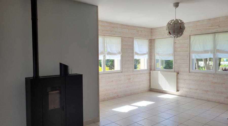 Photo Nouveauté au Cabinet Diard Immobilier Chateaubourg ! Grande maison T6 belle localisation 2