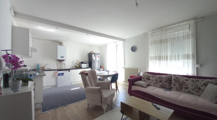 Photo Appartement trois chambres, centre ville 0