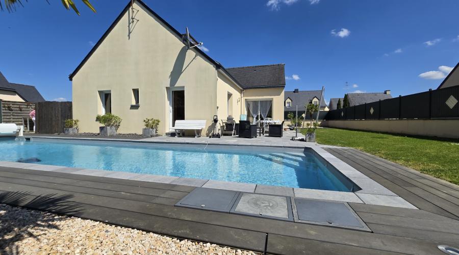 Photo Maison familiale avec piscine chauffée, proche centre ville. 1