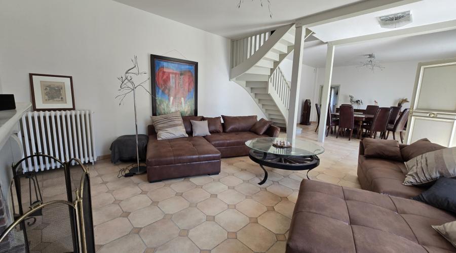 Photo Propriété de caractère en pierre de 273m2 habitables + Salle de réception. 2