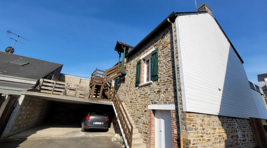 Photo Nouveauté en exclusivité Cabinet Diard ! Immeuble de 2 apparts et un commerce Centre de Chateaubourg 3