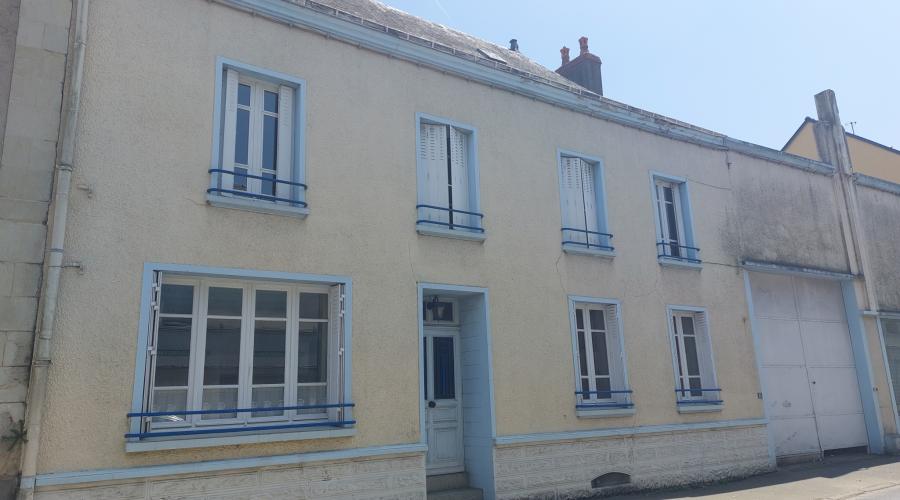 Photo MAISON FAMILIALE AVEC ATELIERS - HANGARS ET JARDIN 0