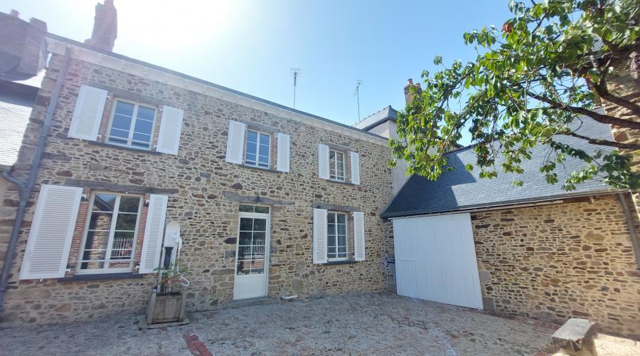 Photo GRANDE MAISON FAMILIALE DE CARACTERE - JARDIN ET DEPENDANCES 0