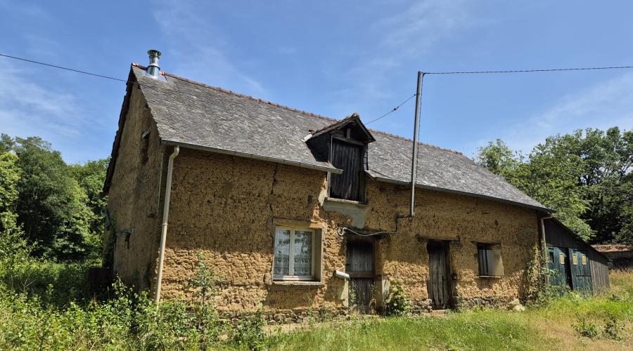 Photo Nouveauté au Cabinet Diard Immobilier ! En campagne à Chateaubourg, proche forêt, maison à rénover entièrement 0