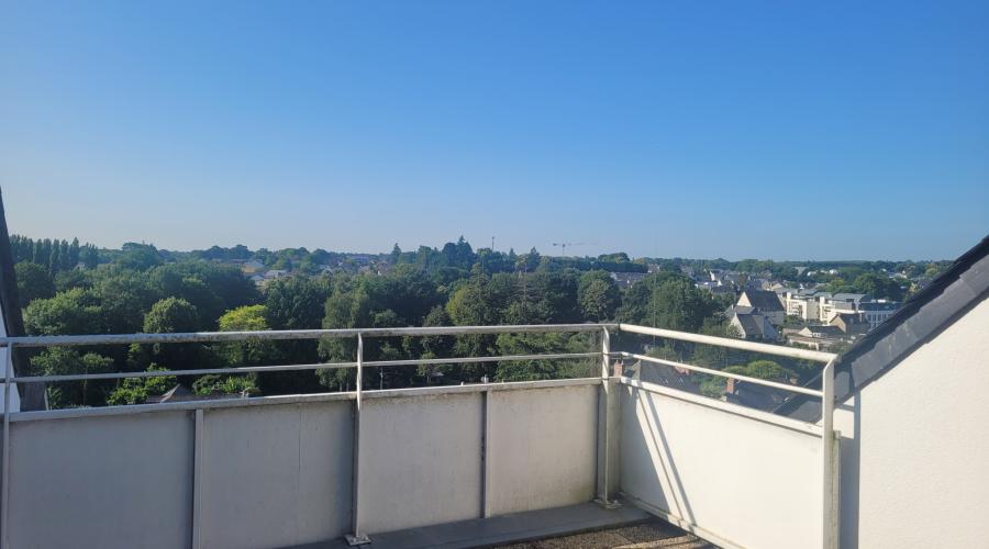 Photo Nouveauté en exclusivité Cabinet Diard Immobilier ! Appartement T2 au 3ème et dernier étage, belle vue sur Cha 3