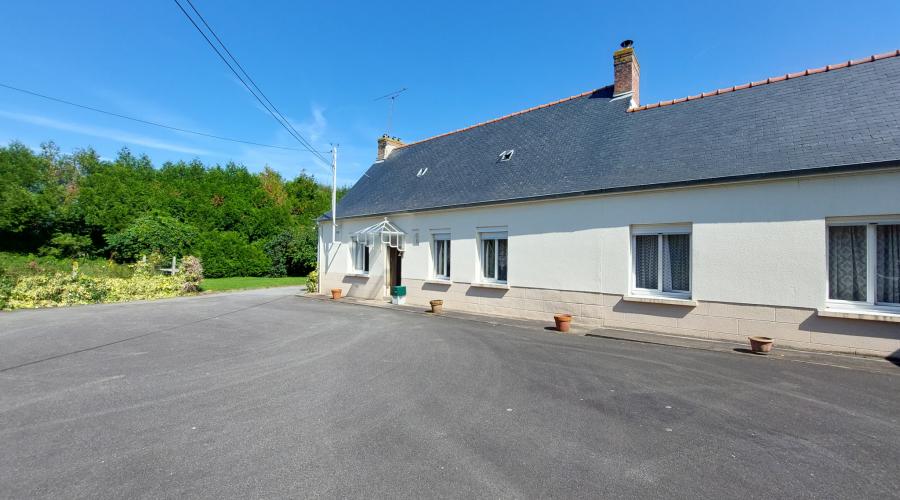 Photo MAISON DE PLEIN PIED EN CAMPAGNE D'ETRELLES 0